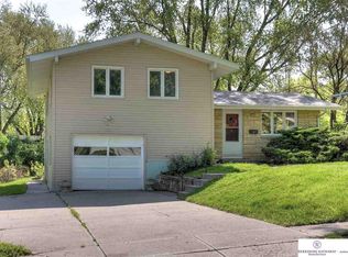 4617 N 83rd St, Omaha, NE 68134