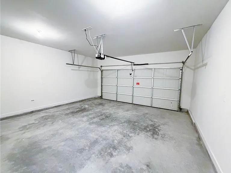 145 Oak St — Photo 16
