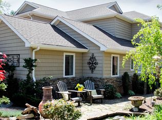 32 Whitehall, Bristol, TN 37620