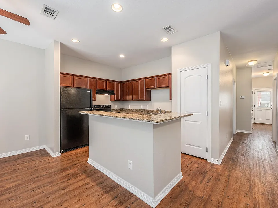 4141 Wellborn Rd #825