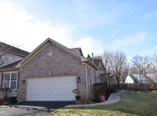 600 Countryfield Ln, Elgin, IL 60120