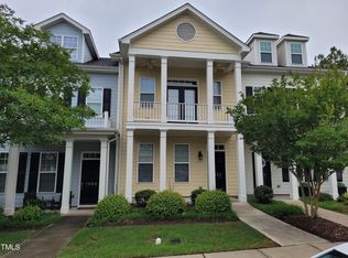 1052 Perdue Dr, Chapel Hill, NC 27517