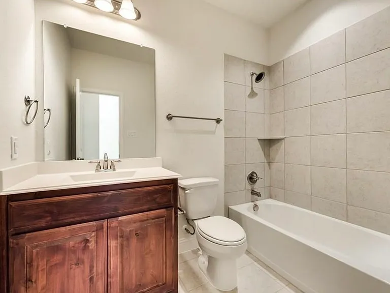 1231 Wiltshire Dr — Photo 11