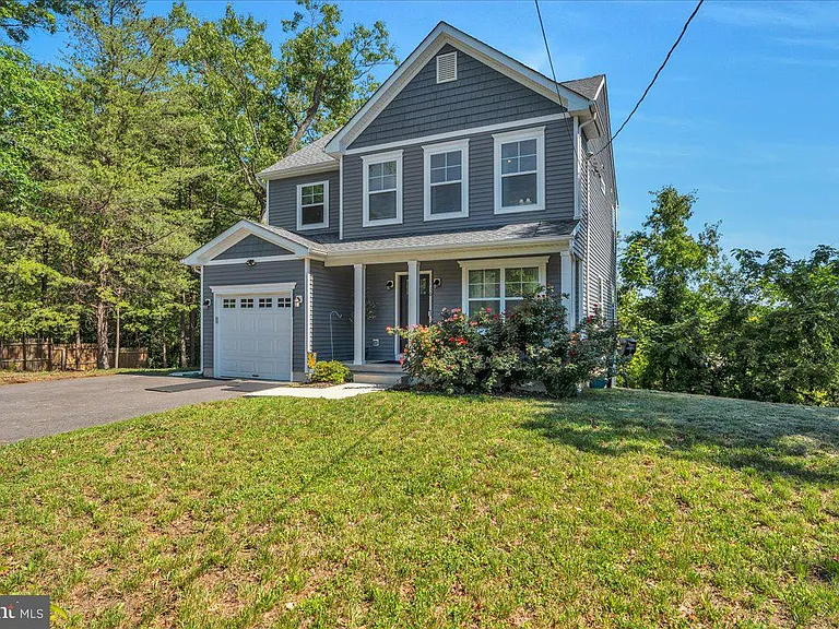 16 Claro Ave — Photo 3