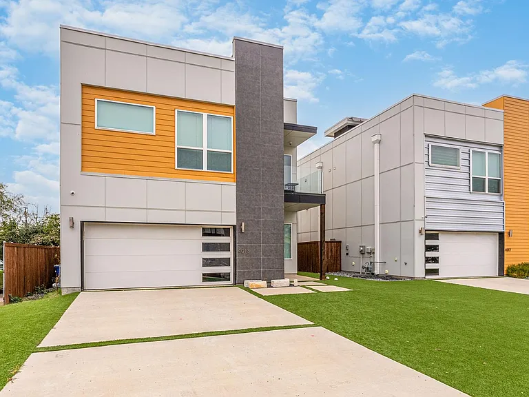 4013 Ivanhoe Ln — Photo 2