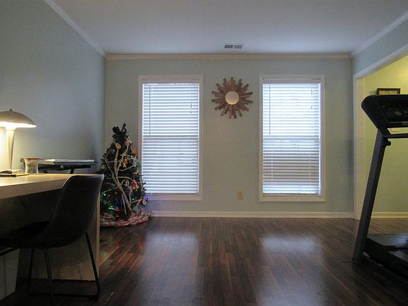 3rd image of 893 Burkewood Dr