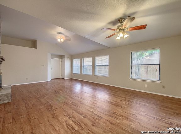 5th image of 13618 Bell Dr