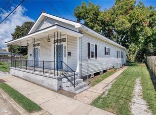421 7th St, Gretna, LA 70053