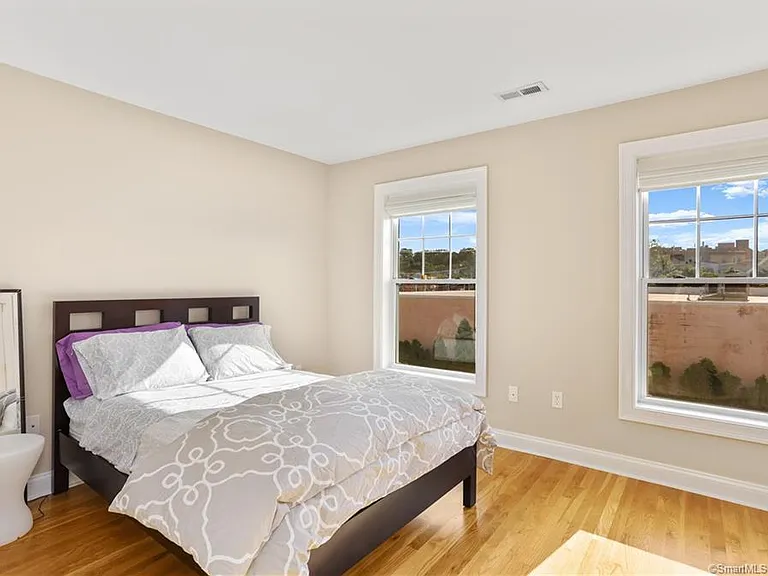 85 Camp Ave #18E — Photo 2