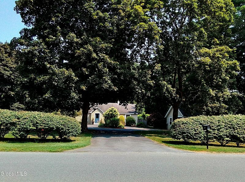 2nd image of 15 Parkview Avenue