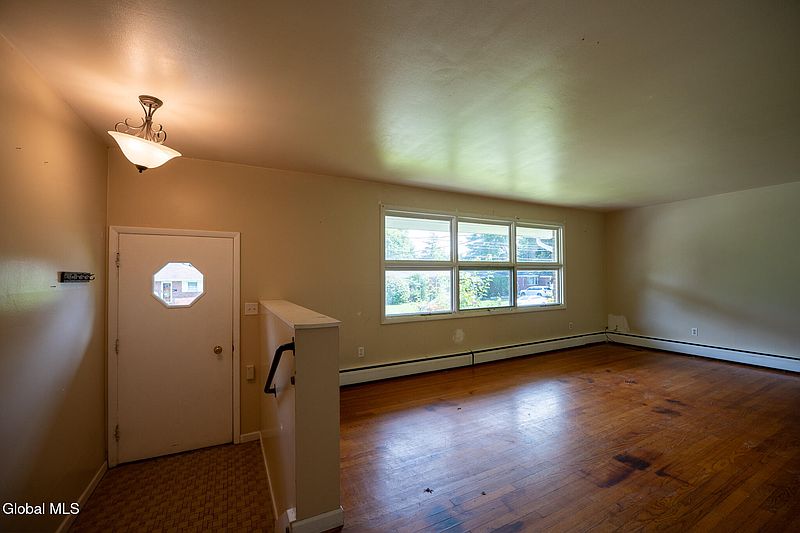 2nd image of 22 Daytona Avenue