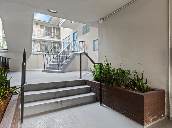 825 S. Windsor, 825 S Windsor Blvd APT 15, Los Angeles, CA 90005
