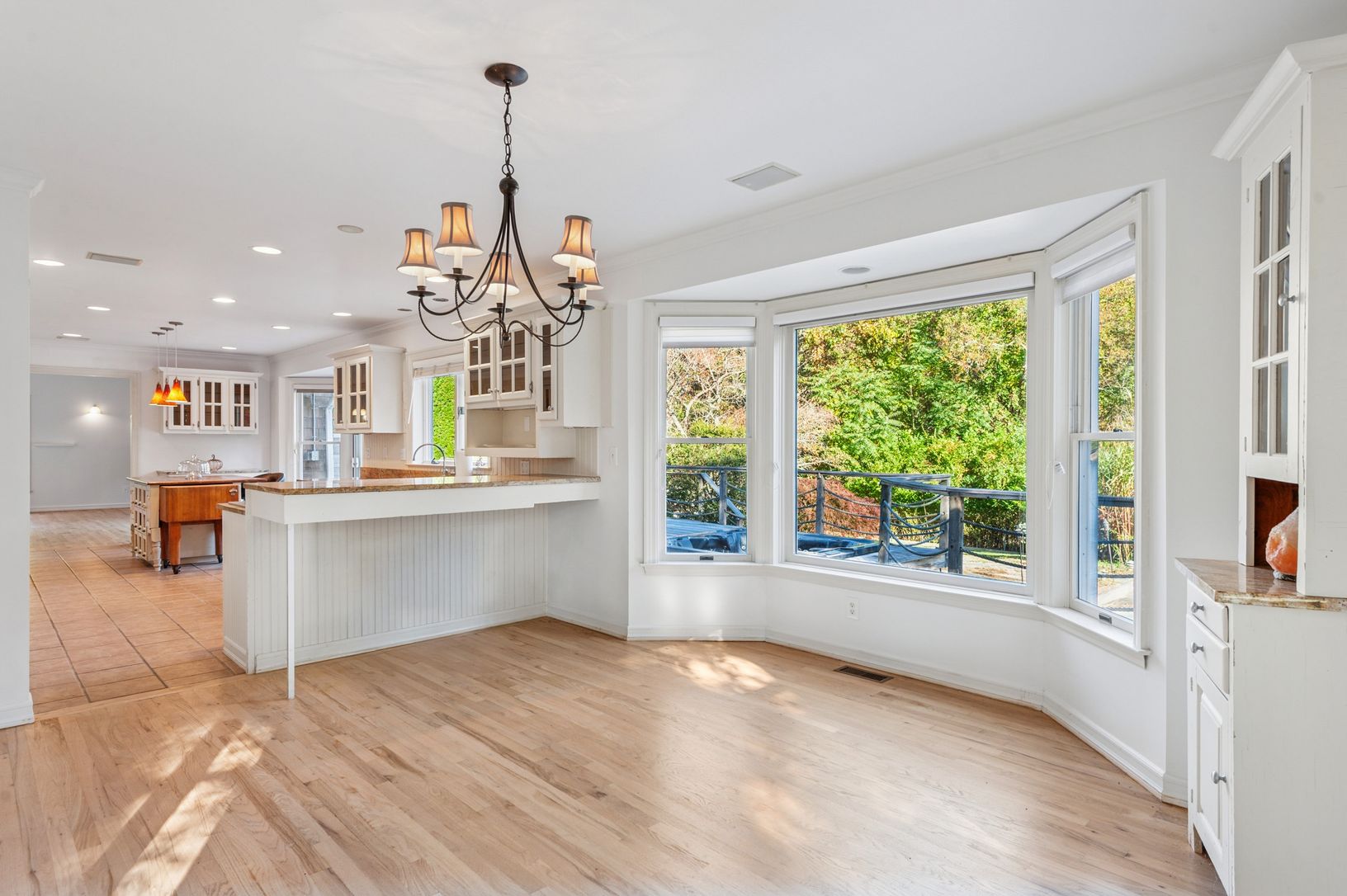 Dining area to kitchen and family room