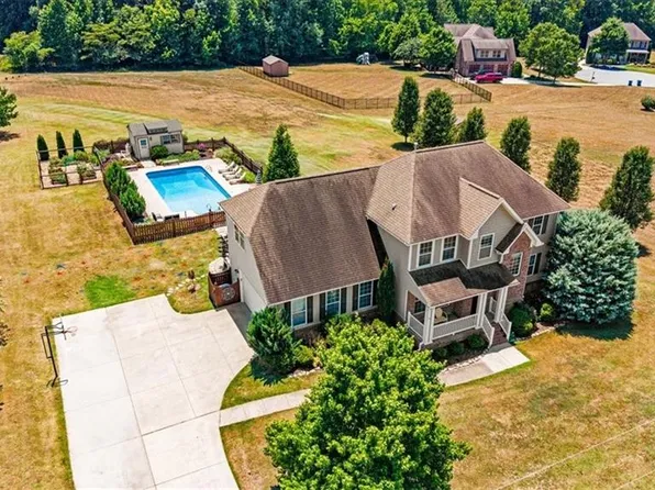 5811 Stanley Huff Rd, Summerfield, NC 27358