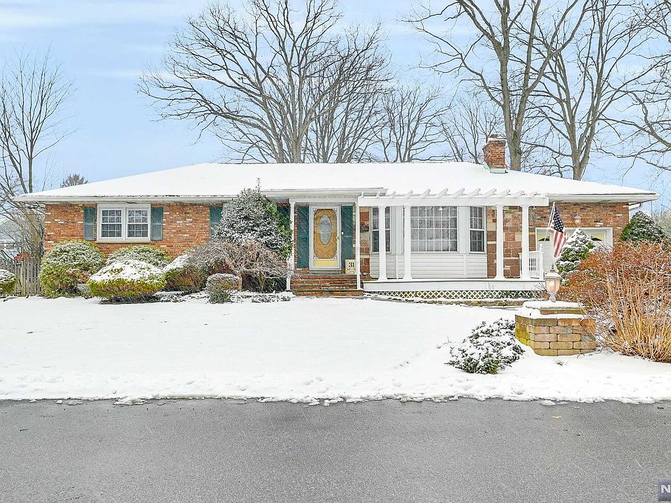 1st image of 31 Pavonia Ave