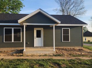 107 W 9th St, Bicknell, IN 47512