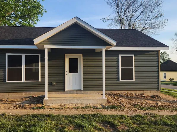 107 W 9th St, Bicknell, IN 47512