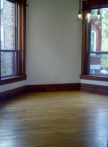 1st image of 1231 N Wolcott Ave APT 2