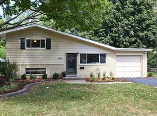 1019 E Prairie Ave, Wheaton, IL 60187