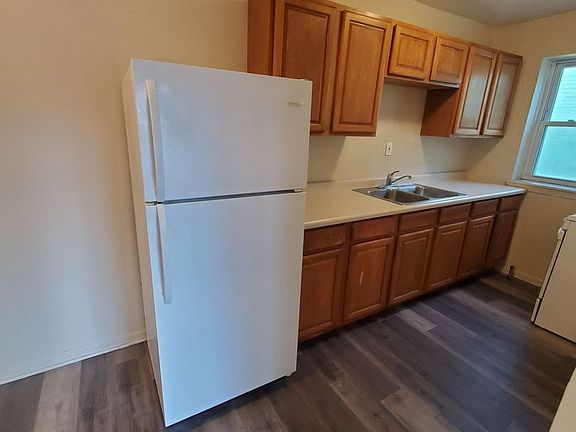 3rd image of 825 Wisconsin Ave #2
