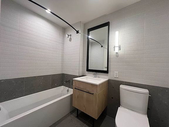 4th image of 156 Clarkson Ave #2G