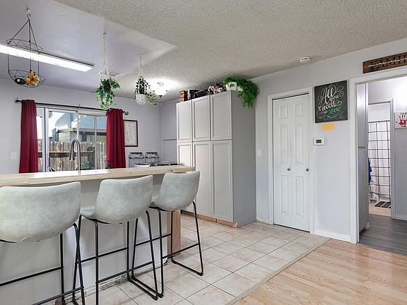 4th image of 10351 Carefree Dr