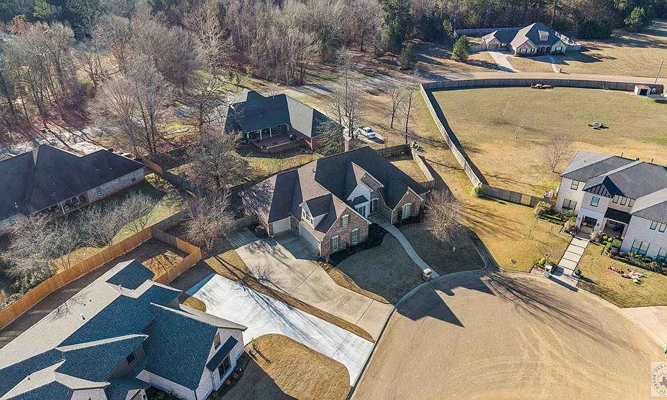 1st image of 3811 Hunters Rdg