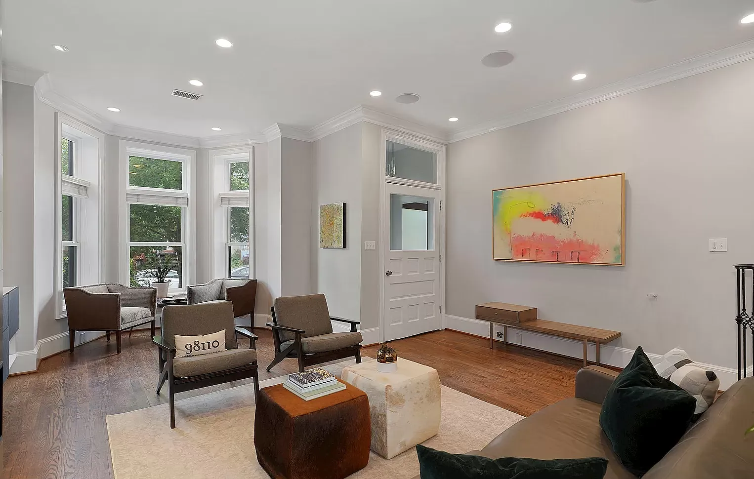 5 bed, 4.5 bath, 3313 sqft, $9,400 — Photo 3