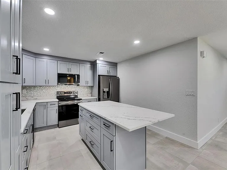 1025 Apollo Beach Blvd #1 — Photo 14