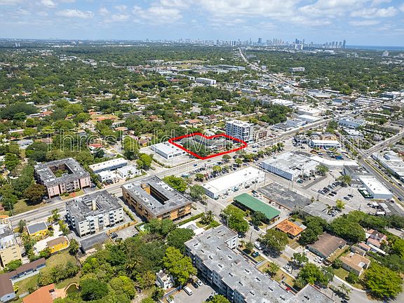 4th image of 447 NE 125th St #23