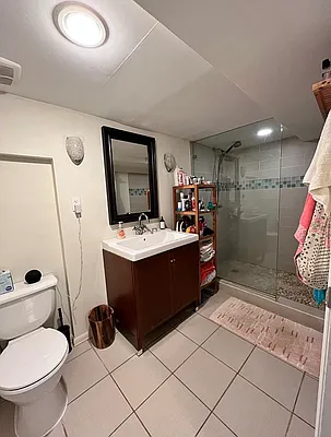 Bathroom, photo 1