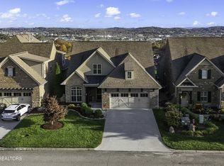 1225 Bishops View Ln, Knoxville, TN 37932