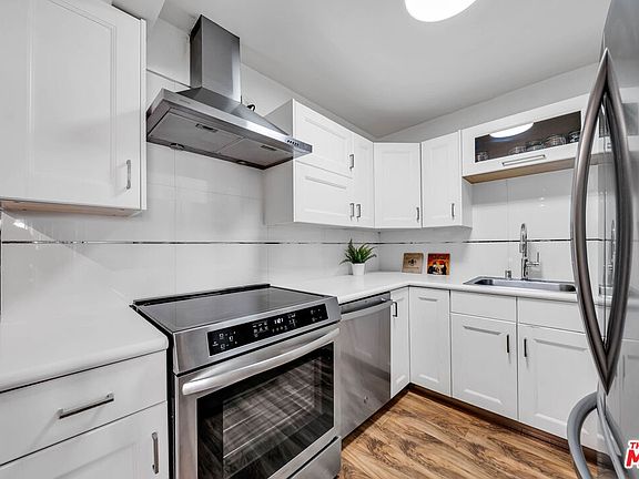 4th image of 6199 Canterbury Dr Unit 102