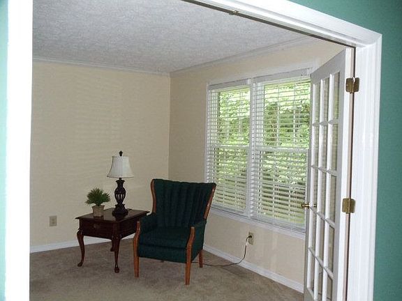 4th image of 51 Hickory Hollow Dr