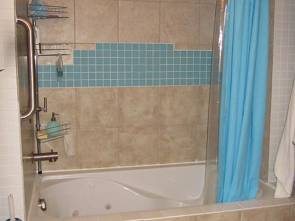 Shower and Jetted Tub