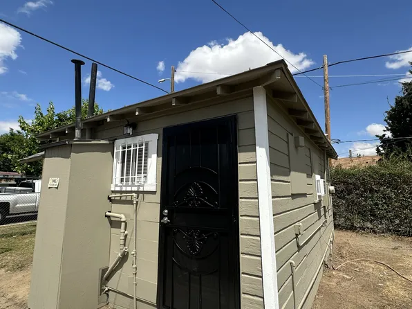 2330 1/2 Berkeley St, Bakersfield, CA 93305