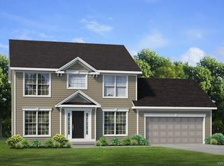 37 Vista Ct, West Seneca, NY 14224