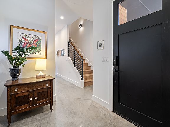 Entry way