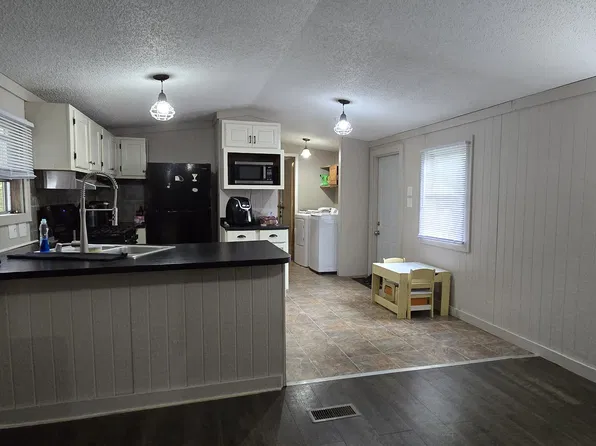 62430 Locust Rd #28, South Bend, IN 46614