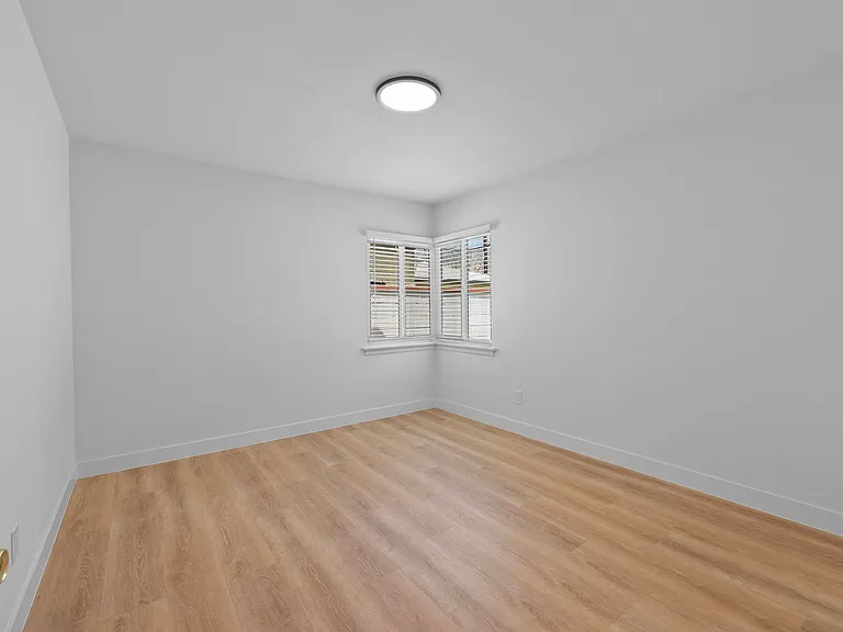 2426 N Buena Vista St #CC — Photo 7
