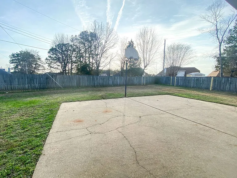 5561 Patsy Cir W — Photo 15