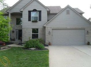 48803 Village Dr, Macomb, MI