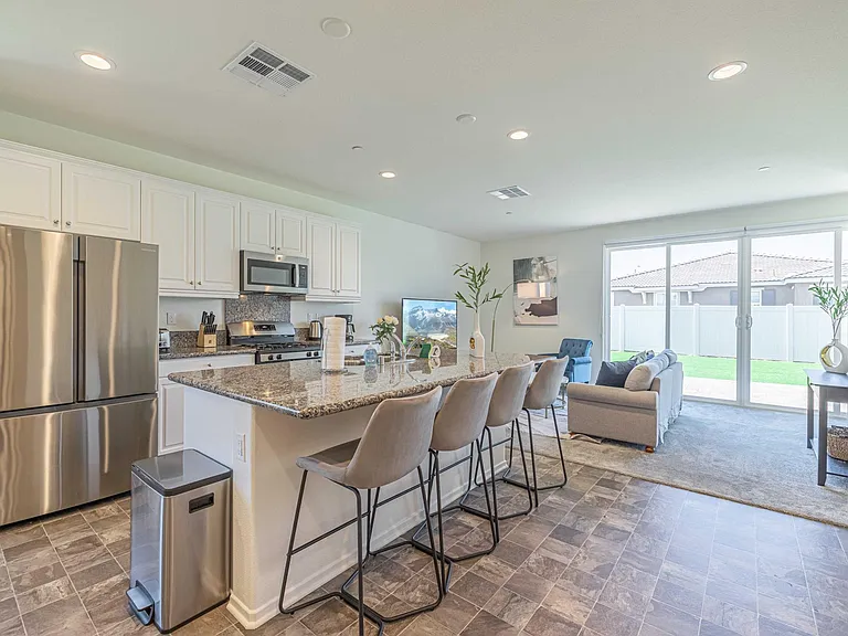 44149 Buckeye Ct — Photo 6