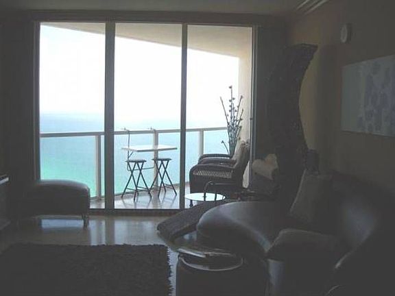 3rd image of 16699 Collins Ave APT 3704