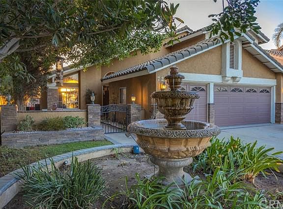 2nd image of 720 La Cumbre St