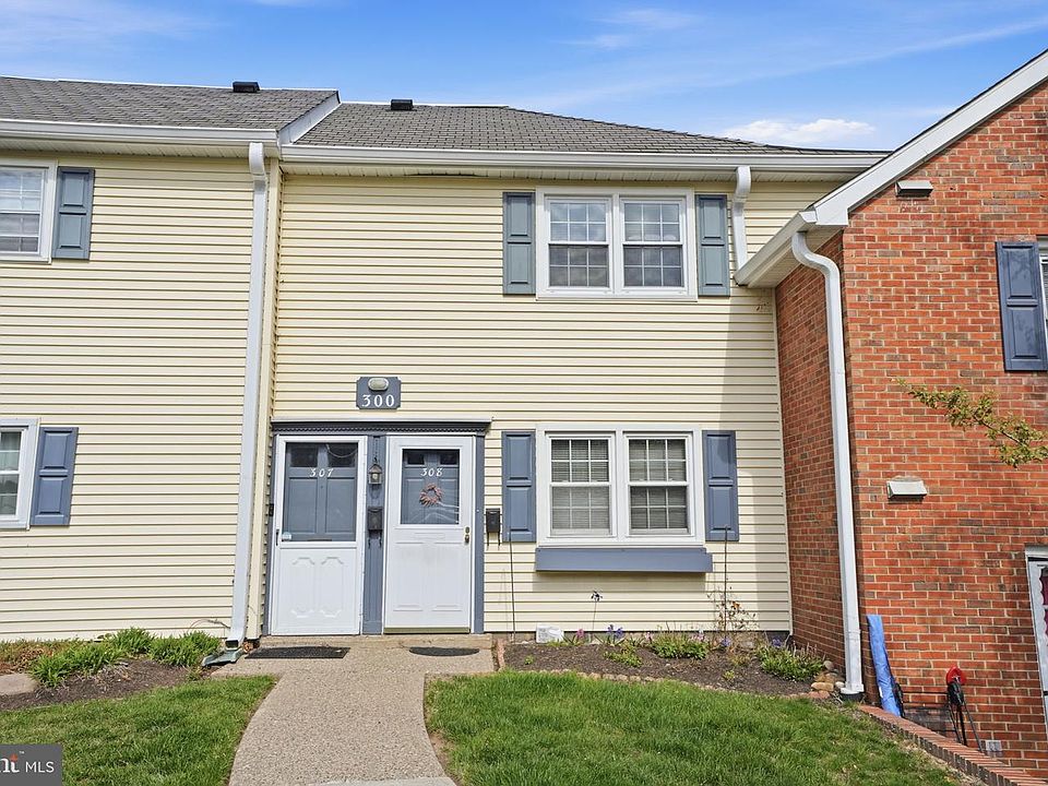 1st image of 307 Yardley Cmns