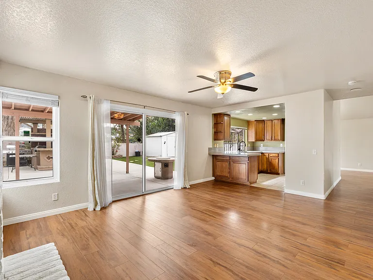 833 Joanna Dr — Photo 11