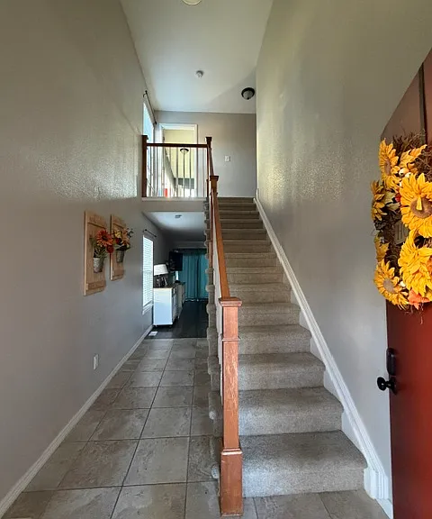 5643 W 71st Pl — Photo 2