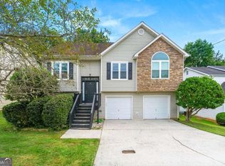 4050 Robin Cir, Atlanta, GA 30349