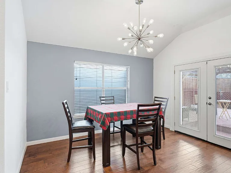 1039 Wood Brook Dr — Photo 17